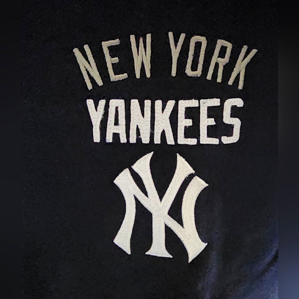 🔥 BRAND 🆕️ Offical MLB Gear ⚾️ New York Yankees "Full Zip" WOMEN'S Hoodie